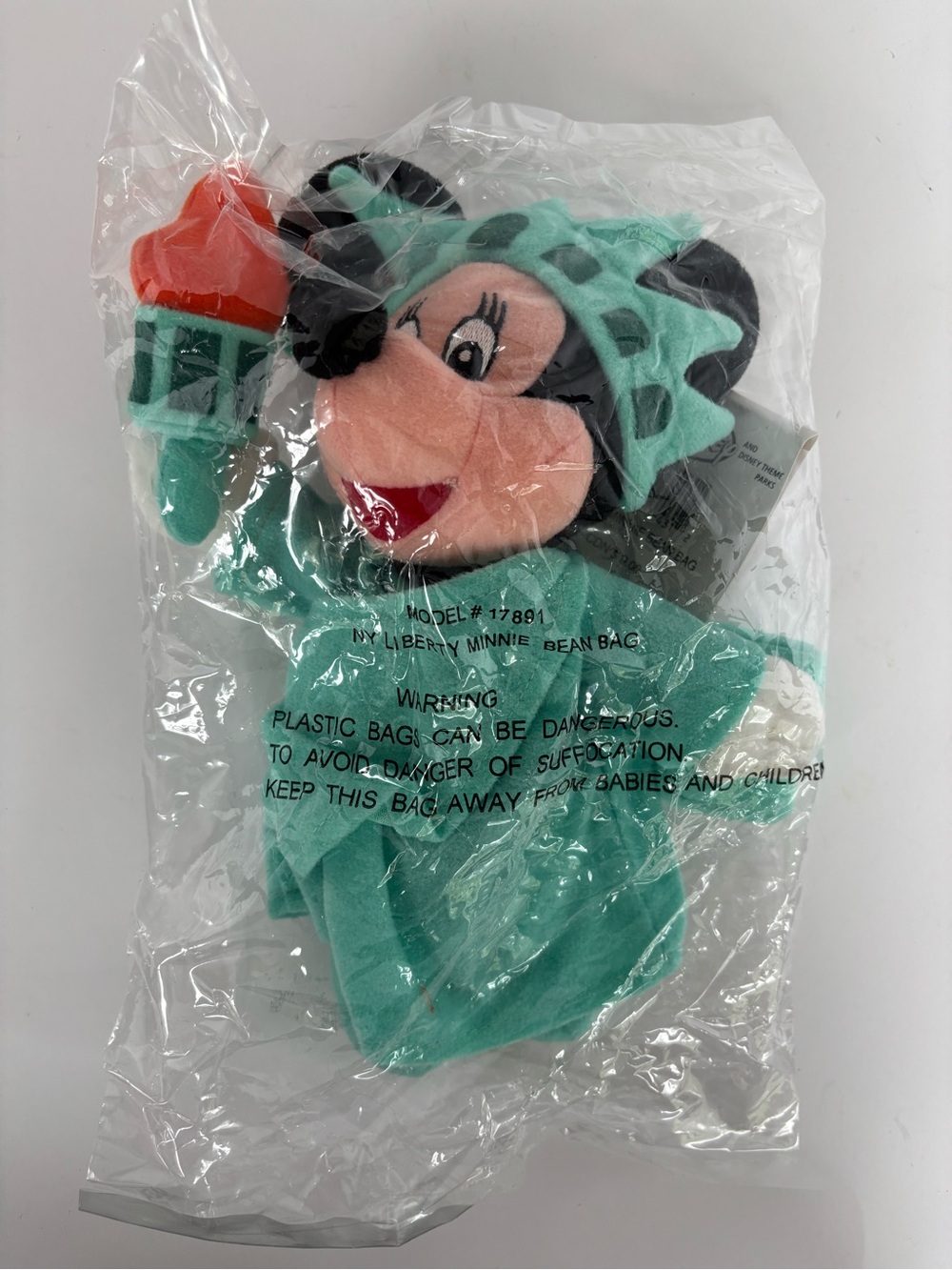 VTG Disney Store NY Lady Statue of Liberty Minnie Mouse Bean Bag Plush NWT Seale